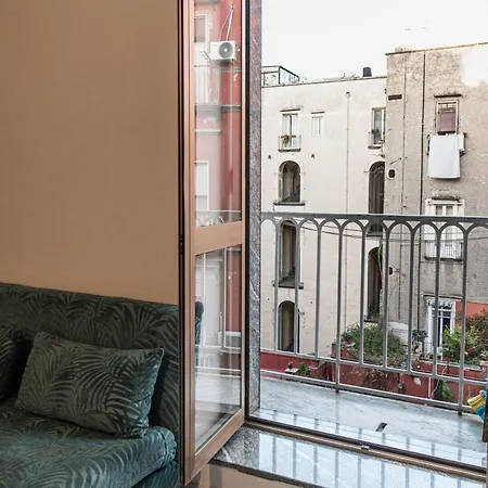 Charm House Apartment *